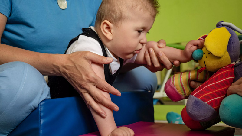 معاینه لگن در کودکان فلج مغزی